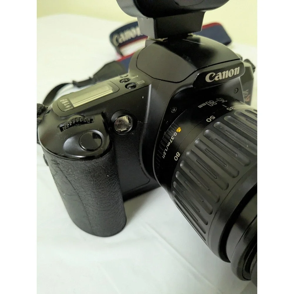 Canon EOS Rebel G 35mm Camera / Canon AF Zoom Lens 35-80mm / Speedlite 200E